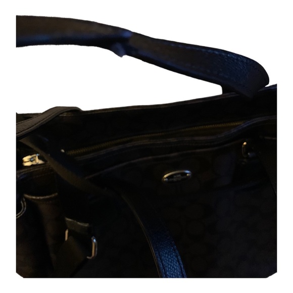 Coach Baby Bag - Excellent Condition with Adjustable Strap - Affordable Luxury! - Picture 14 of 14